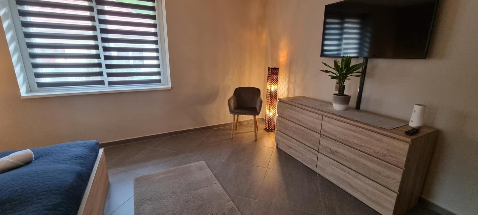 Hos-Cegledi Vendeghaz Miskolc -Oenallo Otthon, Mely Csak Az Oenoeke Экстерьер фото